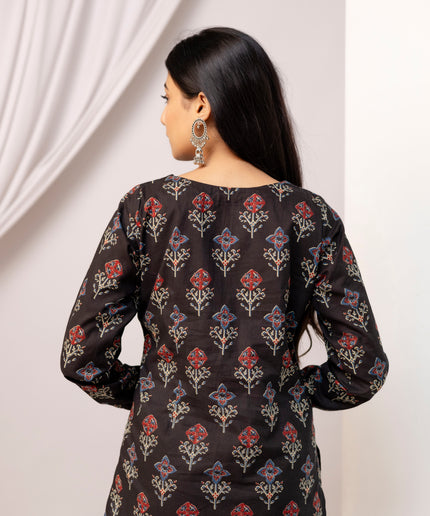 Diya V-Neck Kurti