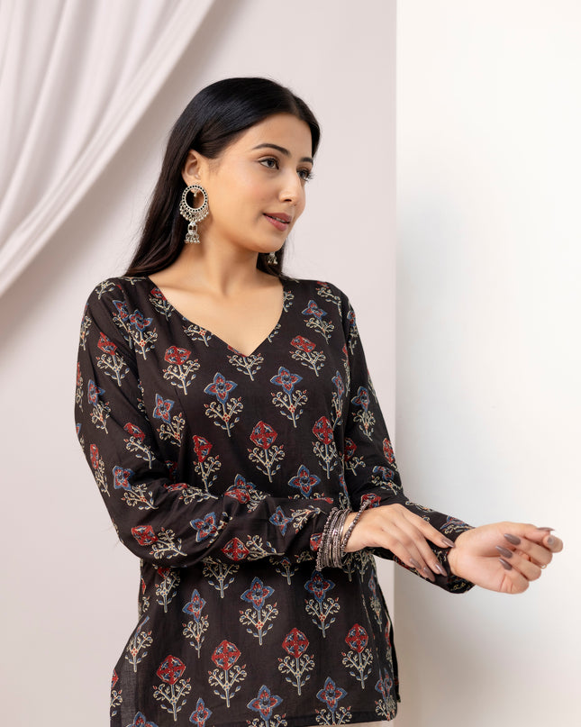Diya V-Neck Kurti