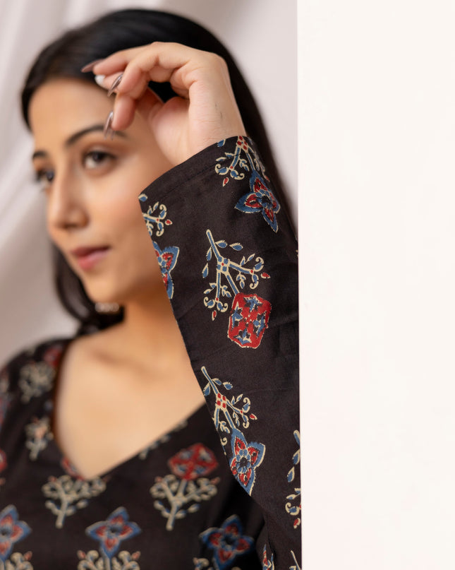 Diya V-Neck Kurti