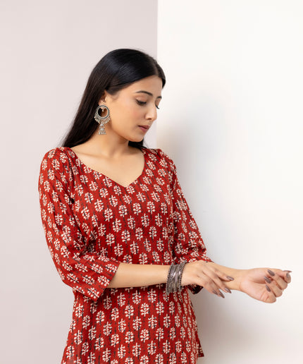 Aarohi V-Neck Kurti
