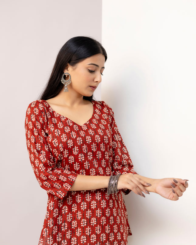 Aarohi V-Neck Kurti