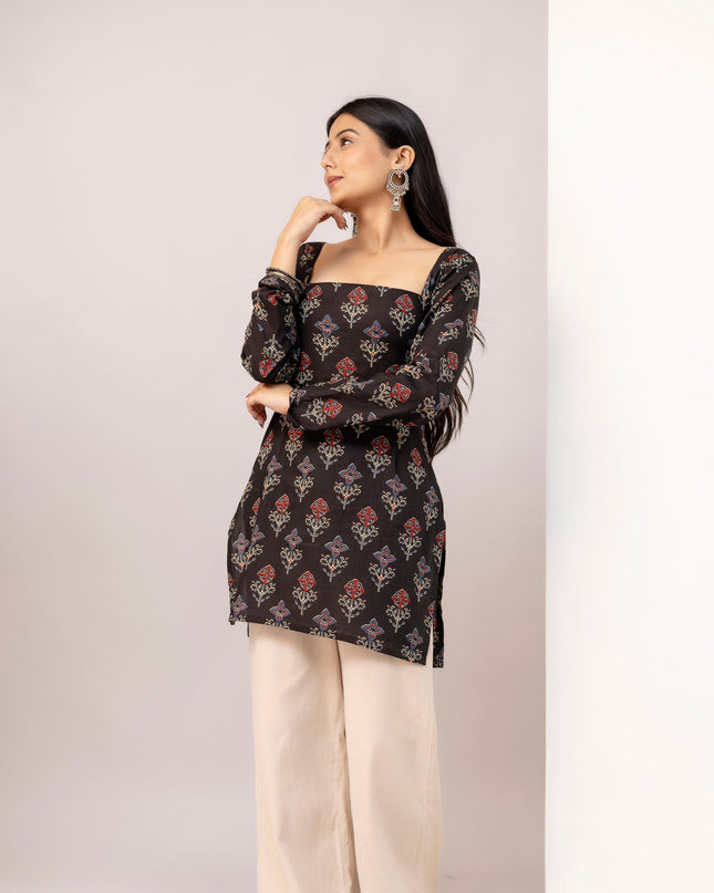 Ridhi Square Neck Kurti