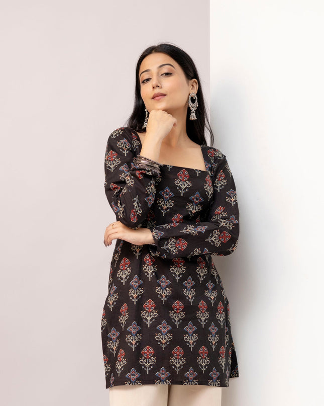Ridhi Square Neck Kurti