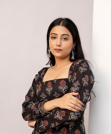 Ridhi Square Neck Kurti