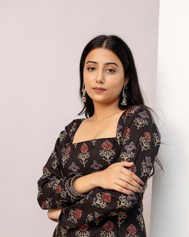 Ridhi Square Neck Kurti