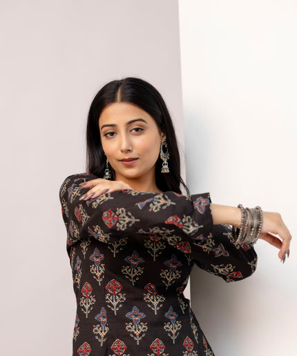 Ridhi Square Neck Kurti
